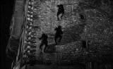 L'incroyable - et risquée ! - ascension du mur d'un immeuble...